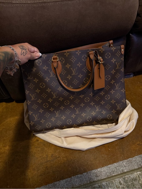 Louis Vuitton Handbags - Louis Vuitton Monogram Canvas Handbag with Tan Leather Trim
